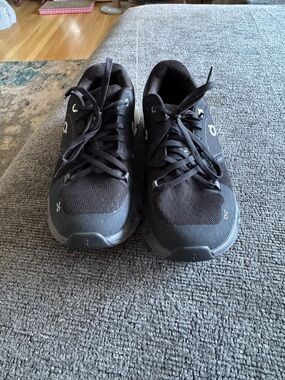 On Cloud Running Women’s Black Athletic Shoes